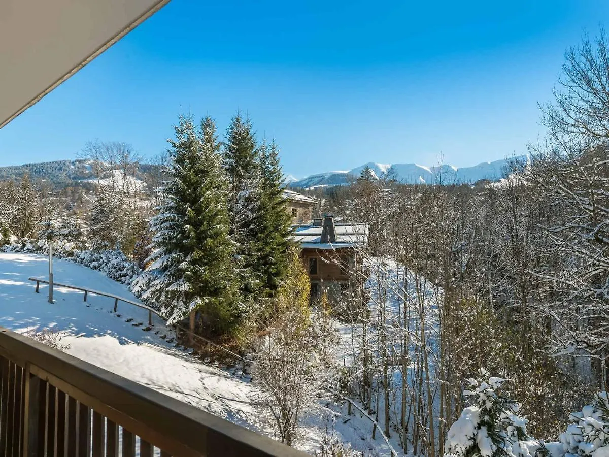 Appartement 2 Pieces Avec Balcon, Piscine, Parking, A 11 Min Du Centre De Megeve - Fr-1-453-54 0*,  France