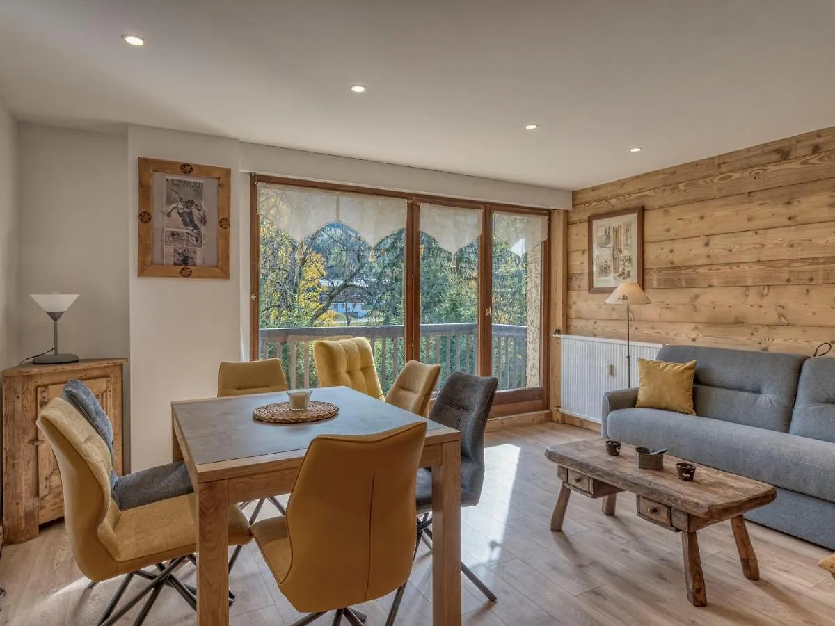 Appartement 2 Pieces Avec Balcon, Piscine, Parking, A 11 Min Du Centre De Megeve - Fr-1-453-54 Apartment