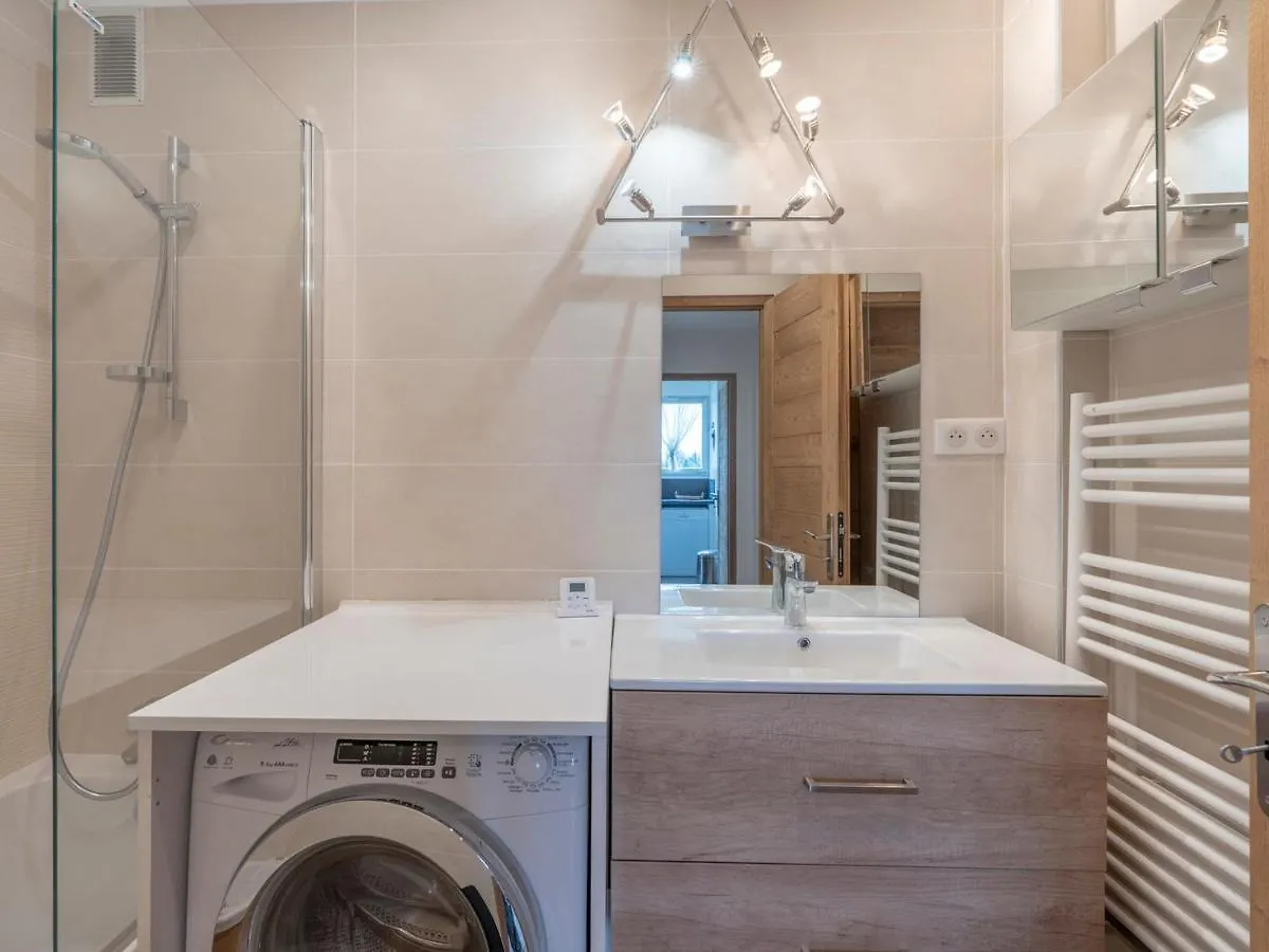 Appartement 2 Pieces Avec Balcon, Piscine, Parking, A 11 Min Du Centre De Megeve - Fr-1-453-54 0*,